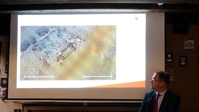 Bez povšimnutia tam ležal stovky rokov. Na dne nemeckej rieky objavili vzácny vrak obchodnej lode