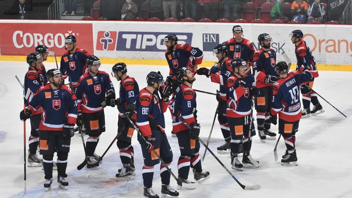 Slovenskí reprezentanti sa radujú z výhry 4:3 po predĺžení v prípravnom dueli proti Dánsku.
