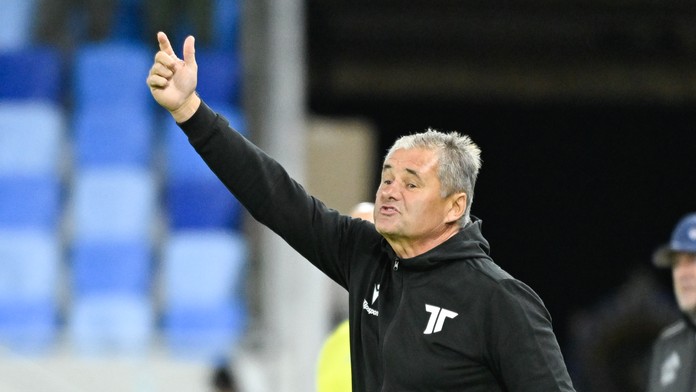 Galád uviedol bizarnú príčinu prehry s Trnavou: Striedajúci hráči nemôžu ísť na ihrisko v papučkách