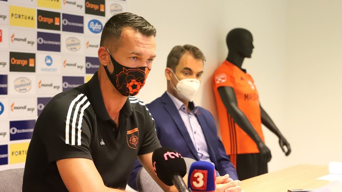 Zľava tréner Ružomberka Peter Struhár a generálny riaditeľ Ľubomír Golis.