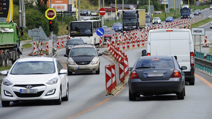 Semaforové ukončenie zjazdu od západu z diaľnice D1 do Prešova.