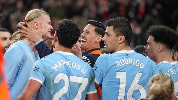 Premier League: Šláger kola rozhodol Haaland v úplnom závere. Szoboszlai dal krásny gól a nechal sa vylúčiť