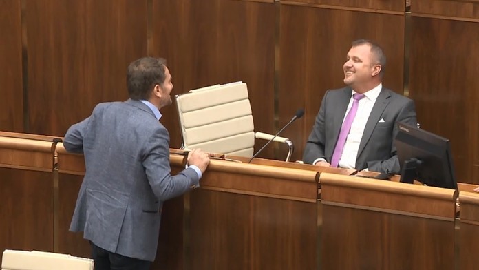 Logan Couture zo San Jose reaguje po dueli finále konferencie proti St. Louis.