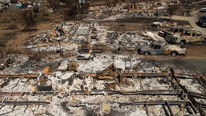 Obama pre požiare vyhlásil stav katastrofy na severe Kalifornie.