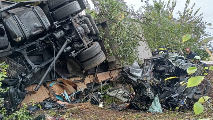 V zakliesnenom aute našli ďalšiu obeť.