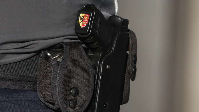 Vodič (87) si zrejme zmýlil plyn s brzdou. Výsledkom je jeden mŕtvy a tri zranené deti