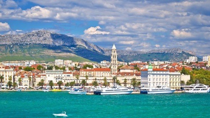 Idylickú dovolenku v obľúbenom letovisku narušil odporný pohľad. More vyplavilo mŕtveho potkana