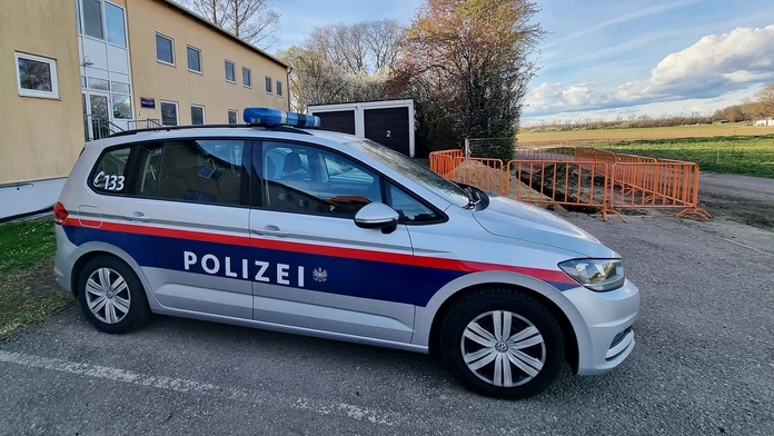 Šokujúci prípad z Rakúska: Muž viezol v kufri auta telo mŕtvej manželky. Vo vozidle sedeli aj ich deti
