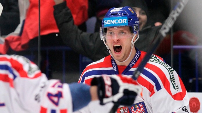 Na archívnej snímke z roku 2016 útočník Jan Buchtele v drese českej reprezentácie.