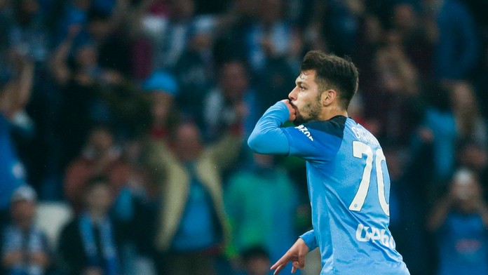 Gianluca Gaetano z Neapola oslavuje svoj gól.