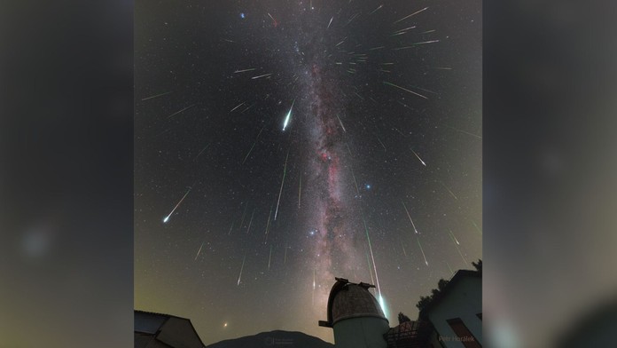  Snímku Perzeíd, ktorú ešte z roku 2018 vytvoril Horálek v Parku tmavej oblohy v Poloninách na východnom Slovensku, publikovala v stredu (9. 8.) NASA ako Astronomickú snímku dňa.