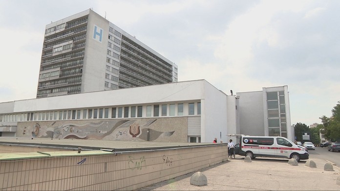 Tragická noc v Bratislave: Muž vypadol z balkóna ružinovskej nemocnice