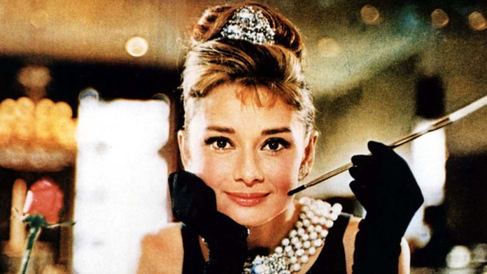 Na archívnej snímke Audrey Hepburnová vo filme Raňajky u Tiffanyho.