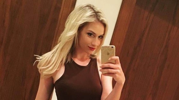 Muž mal čakania po krk. 