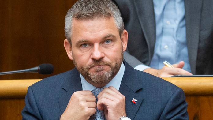 Výsledok hlasovania poslancov o vyslovení nedôvery premiérovi.