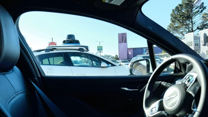 Taxíky bez vodiča sa blížia do Európy. Už je jasné, kedy vyrazia prvé