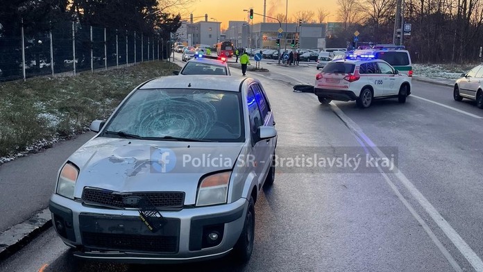 Ďalšia tragédia v Bratislave. Na priechode pre chodcov vyhasol život 61-ročnej ženy