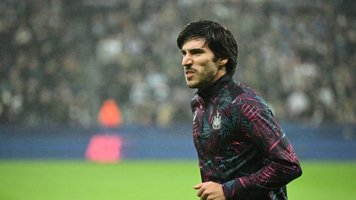 Jeho suspendácia sa z talianskej rozšírila na svetovú. Dúbravkovi sa po dlhom čase vracia kontroverzný spoluhráč