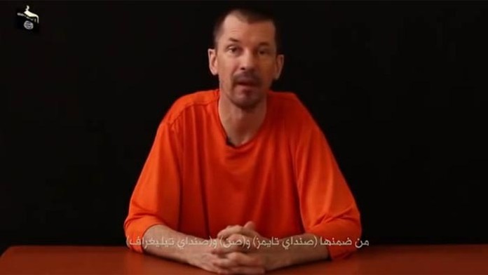 Britský fotoreportér John Cantliem