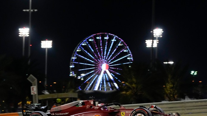 V Bahrajne vyhral Leclerc, Ferrari si vzalo double