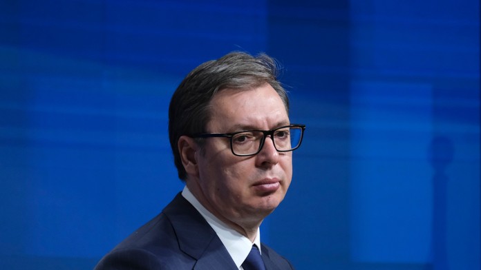 Srbský parlament vyjadril dôveru vláde premiéra Vučeviča. Jej členmi sú aj ľudia, na ktorých USA uvalili sankcie