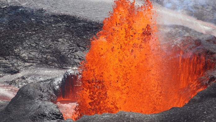 Jadro Zeme pomaly vyplavuje na povrch vzácne kovy (ilustračná snímka)