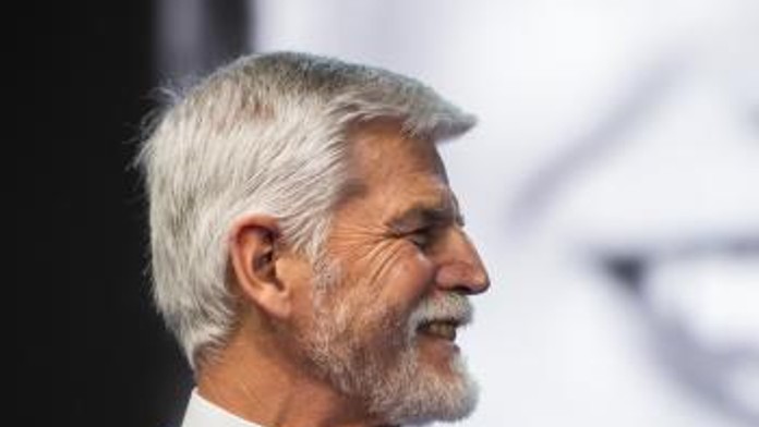 Jeho prvá zahraničná cesta. Novozvolený český prezident Petr Pavel pricestuje na Slovensko