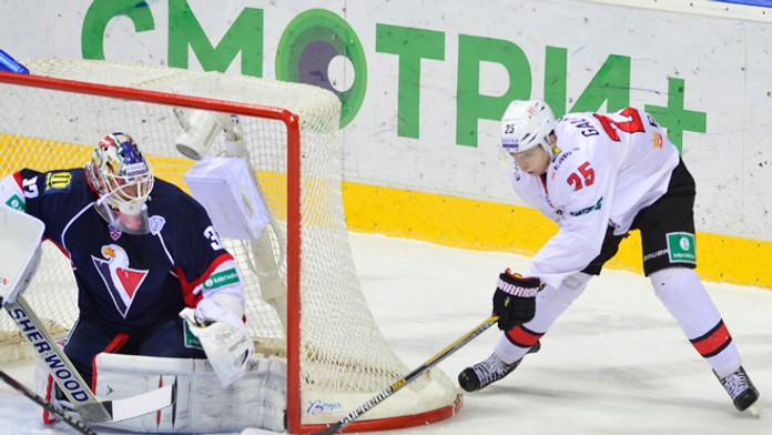 Jaroslav Janus (Slovan) a Anseľ Galimov (Metalurg) 