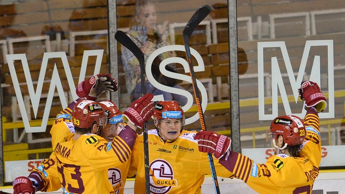 Trenčania sa tešia po víťaznom góle v predĺžení zápasu