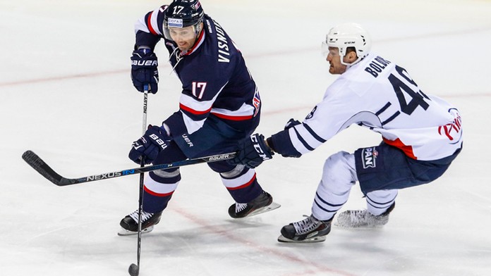 Slovanista Ľubomír Višňovský a Alexandre Bolduc HC Slovan Bratislava - Medveščak Záhreb.