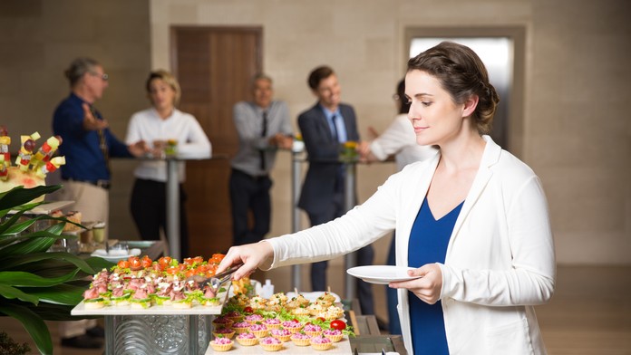 Dovolenka sa zmenila na horor: Jedlo z hotelového bufetu poslalo vyše stovku hostí na záchod a do nemocníc