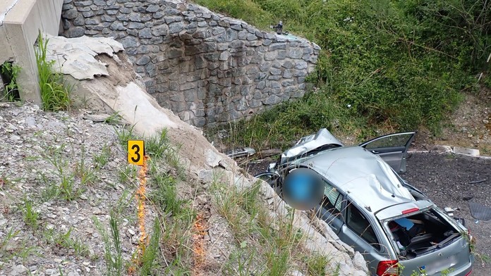 FOTO: Smrteľná nehoda na Orave. Auto vyletelo z cesty, vodič (†56) neprežil