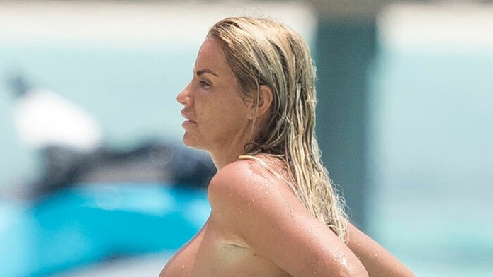 Katie Price na dovolenke na Maldivách