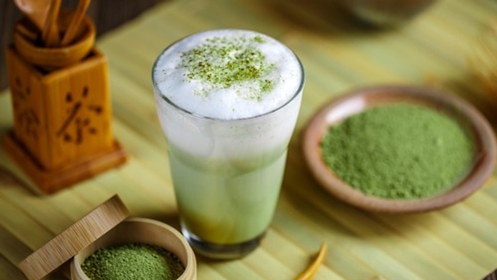 Matcha nie je len trend, obsahuje množstvo zdravotných benefitov. Japonci nestíhajú pokryť svetové objednávky