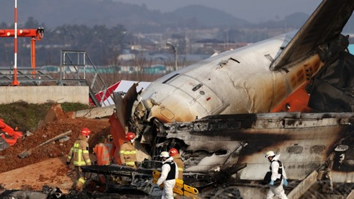Smrti unikli len o vlások. Prvé slová členov posádky, ktorí prežili haváriu lietadla v Južnej Kórei