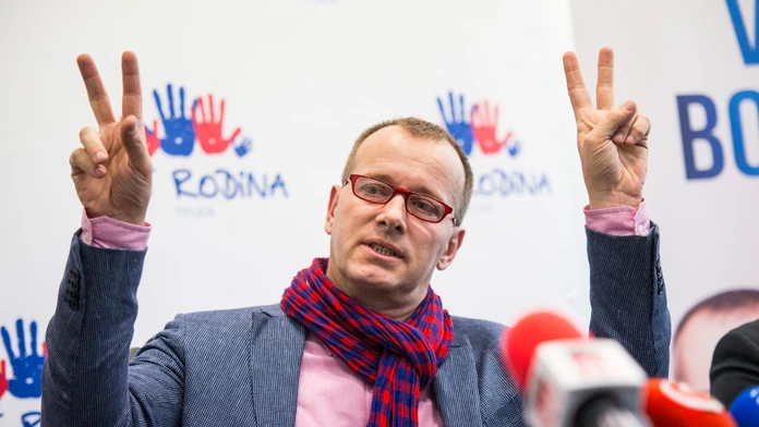 Joonas Korpisalo z Columbusu proti Philadelphii.