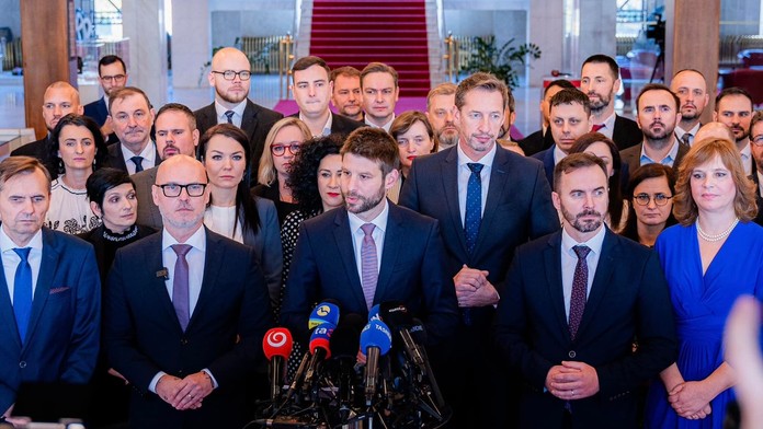 Opozícia na spoločnej tlačovej konferencii