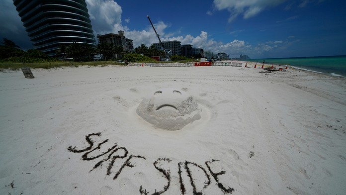 Po zrútení bytovky je stále nezvestných cez 120 osôb.