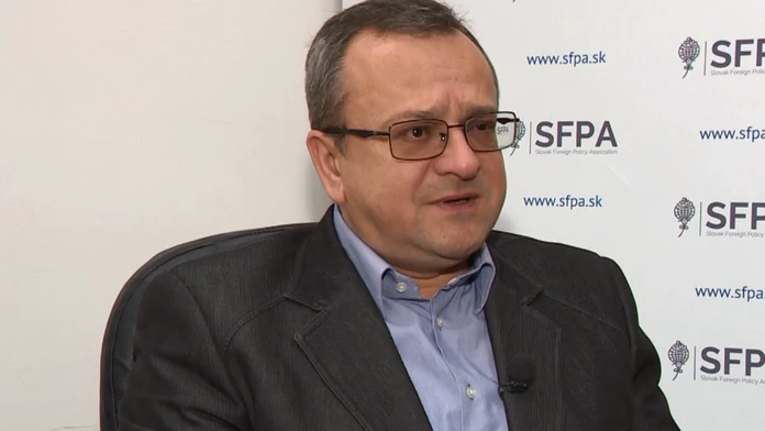 Riaditeľ Slovenskej spoločnosti pre zahraničnú politiku Alexander Duleba.