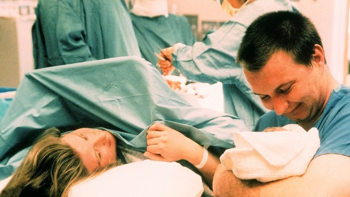 Dvojnásobná matka takmer zomrela pri extrémne náročnom pôrode. Život jej zachránil bozk