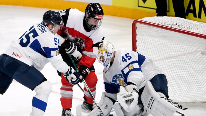 Zákrok neprekonateľného Jussiho Olkinouru.