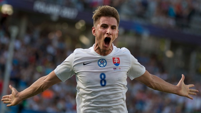 Na snímke gólová radosť Martin Chriena v dueli na ME 21 proti Anglicku.