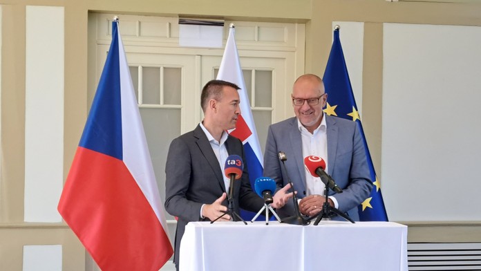 Podľa ministra Druckera sa nedostatok učiteľov nedá vyriešiť v krátkom čase. Musíme pridať, dodal