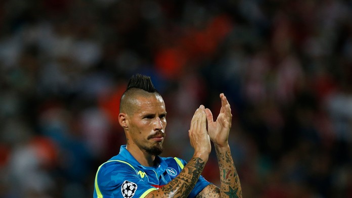 Marek Hamšík z Neapola reaguje po zápase LM na pôde Crvenej zvezdy.