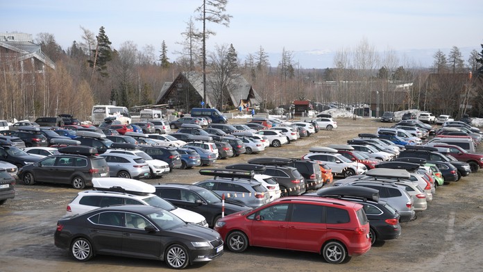 Poplatky pri prepise auta sa budú od júla počítať po novom