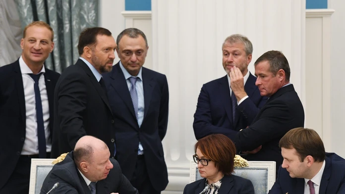 Putin zvolal oligarchov. Mal ich požiadať o miliardy na financovanie vojny na Ukrajine