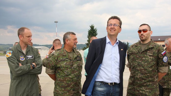 Minister obrany Martin Glváč na cvičení USAF E na Slači.