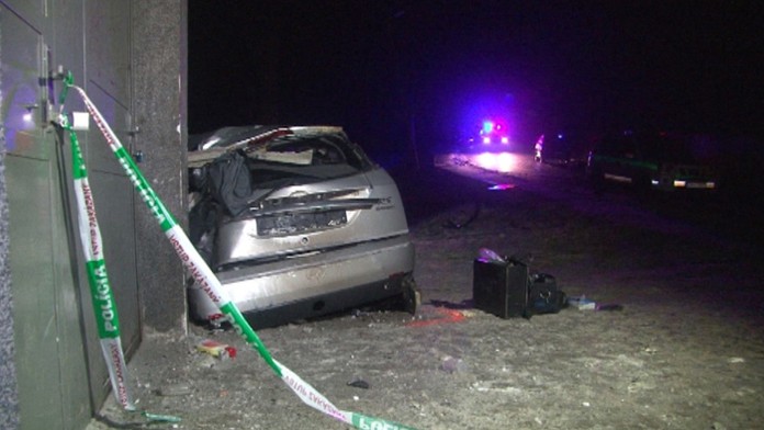 Vodič v Bystranoch narazil do múrú domu, nehodu neprežil.