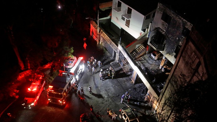 Jednomotorové súkromné lietadlo sa zrútilo v brazílskom meste Sao Paulo.