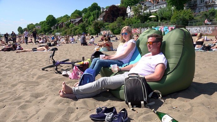 Pád pakistanského Airbusu zachytila priemyselná kamera.